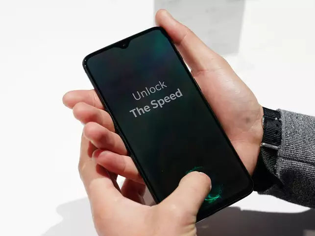OnePlus 6T Thunder Purple Color Variant OnePlus 6T Thunder Purple Color Variant to Soon Launch, Reveals Official Support Page, Amazon Listing