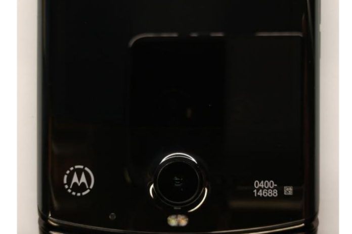 Early 2000s Kids, Rejoice: The Motorola RAZR Is Back