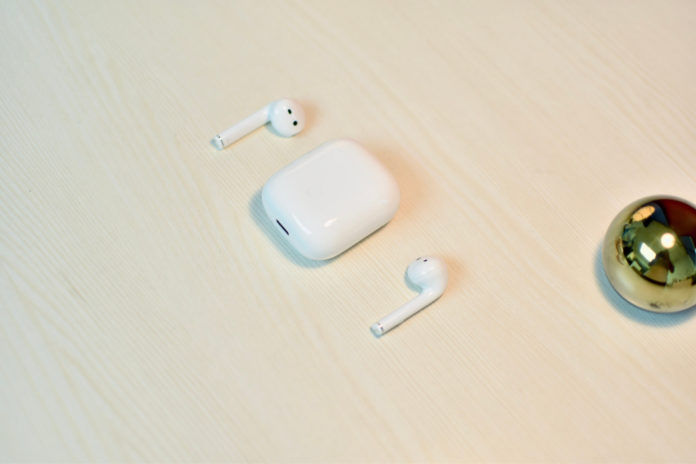 Realme Buds Air Case And Earbuds Realme Buds Air Case And Earbuds