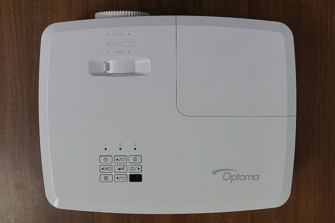 Optoma HD27 projector