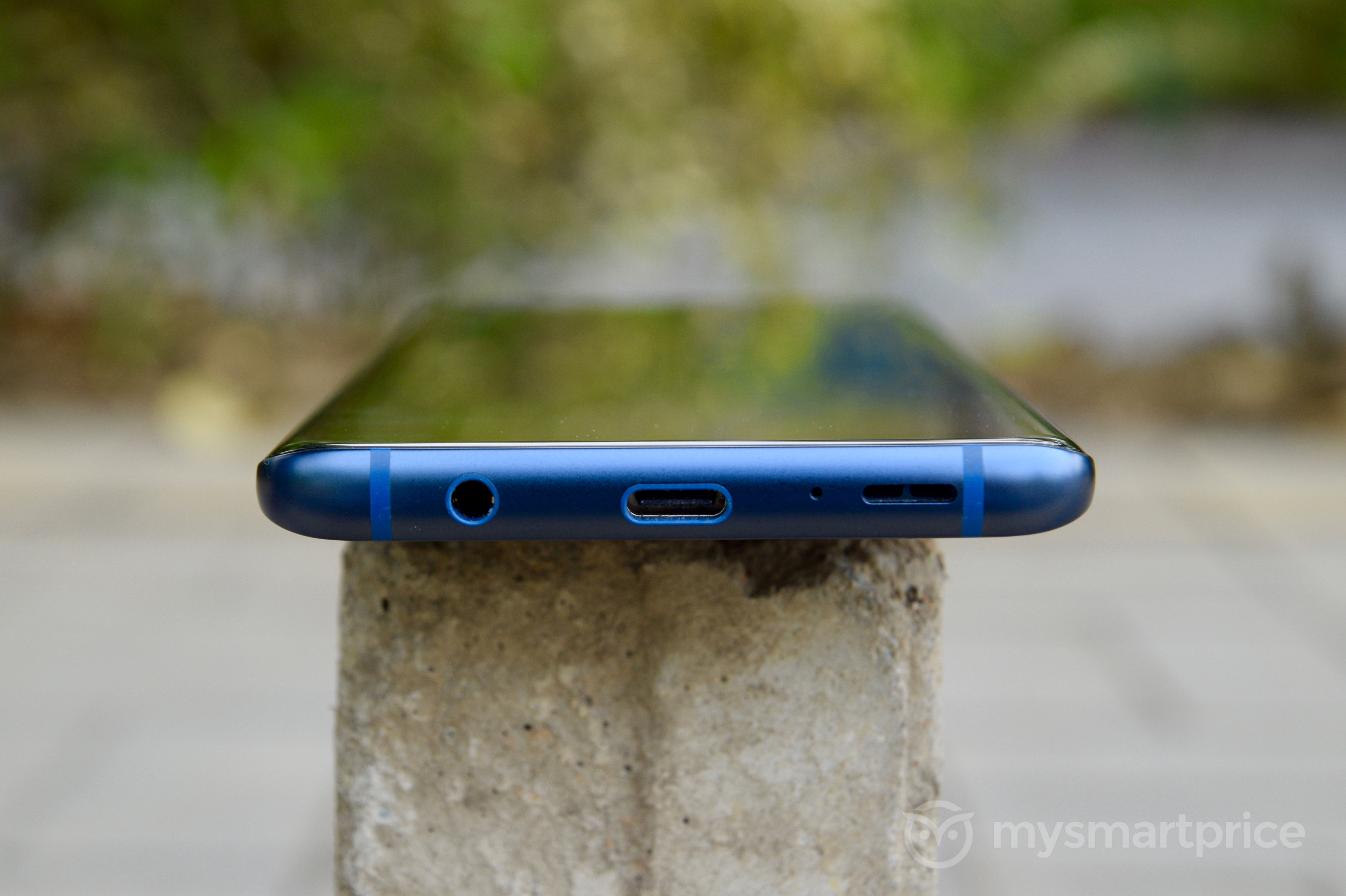 Samsung Galaxy S9 + 3.5mm Headphone Port, USB Type-C Port, Loudspeaker