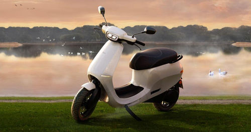 https://assets.mspimages.in/gear/wp-content/uploads/2022/08/Ola-S1-electric-scooter.jpg