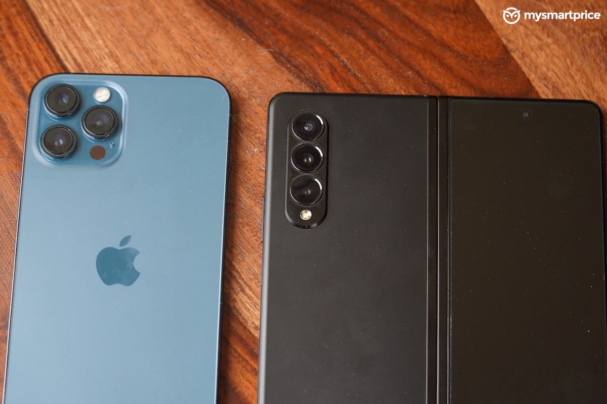 Galaxy Z Fold 3 vs iPhone 12 Pro max