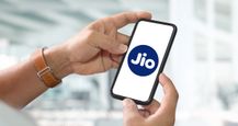 Reliance Jio Records Fastest 306.3Mbps 5G Download Speeds In October, Airtel Leads In 5G Upload Speeds: OpenSignal