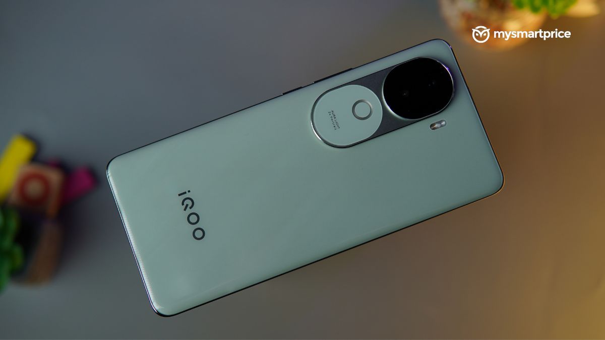 iQOO Z9s onyx green (2)
