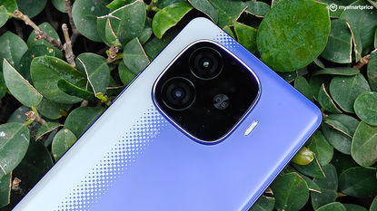 Bungkus Berita Harian: Zepto sekarang memberikan perangkat Apple dalam hitungan menit, Iqoo Neo 10R menyentuh pasar 1 iQOO Neo 10R 005