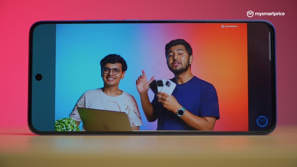 OnePlus Nord CE5's Display