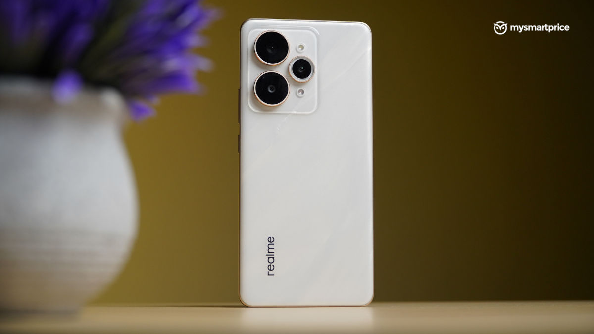 Realme 15 Pro Design (1)