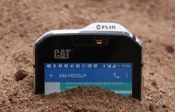 CAT S60 Buried 01