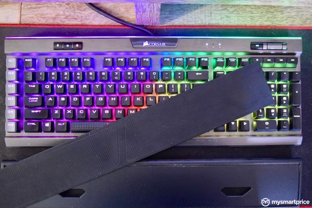 Corsair K95 RGB Platinum Gaming Mechanical Keyboard Wrist Rest Detached Rubber Pad Texture 2