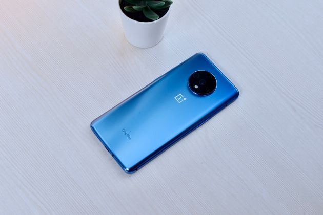 OnePlus 7T Rear Design Glacier Blue Frosted Glass
