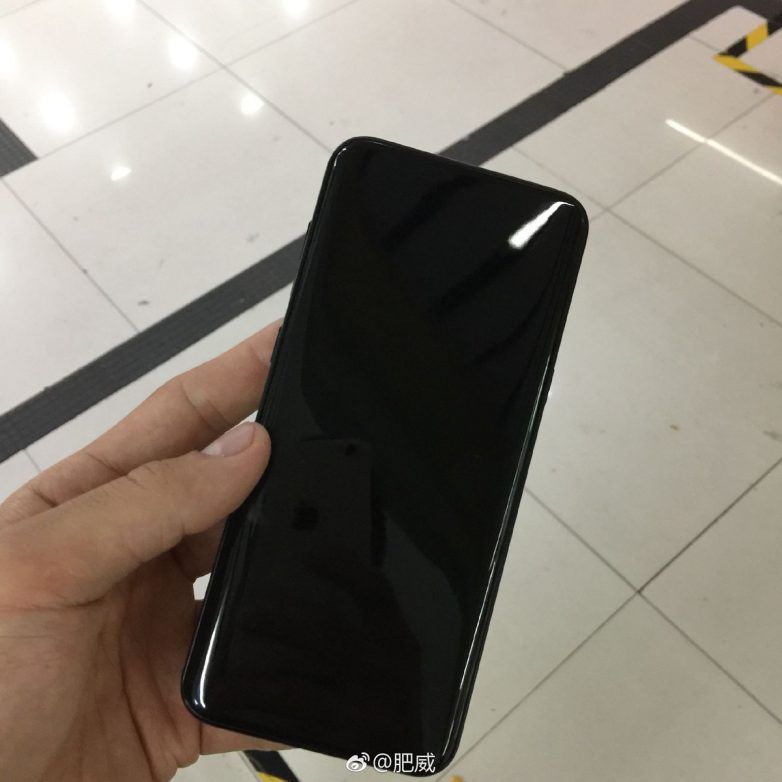 Black Samsung Galaxy S8 shows up in new pictures