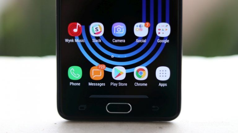 samsung galaxy j7max display