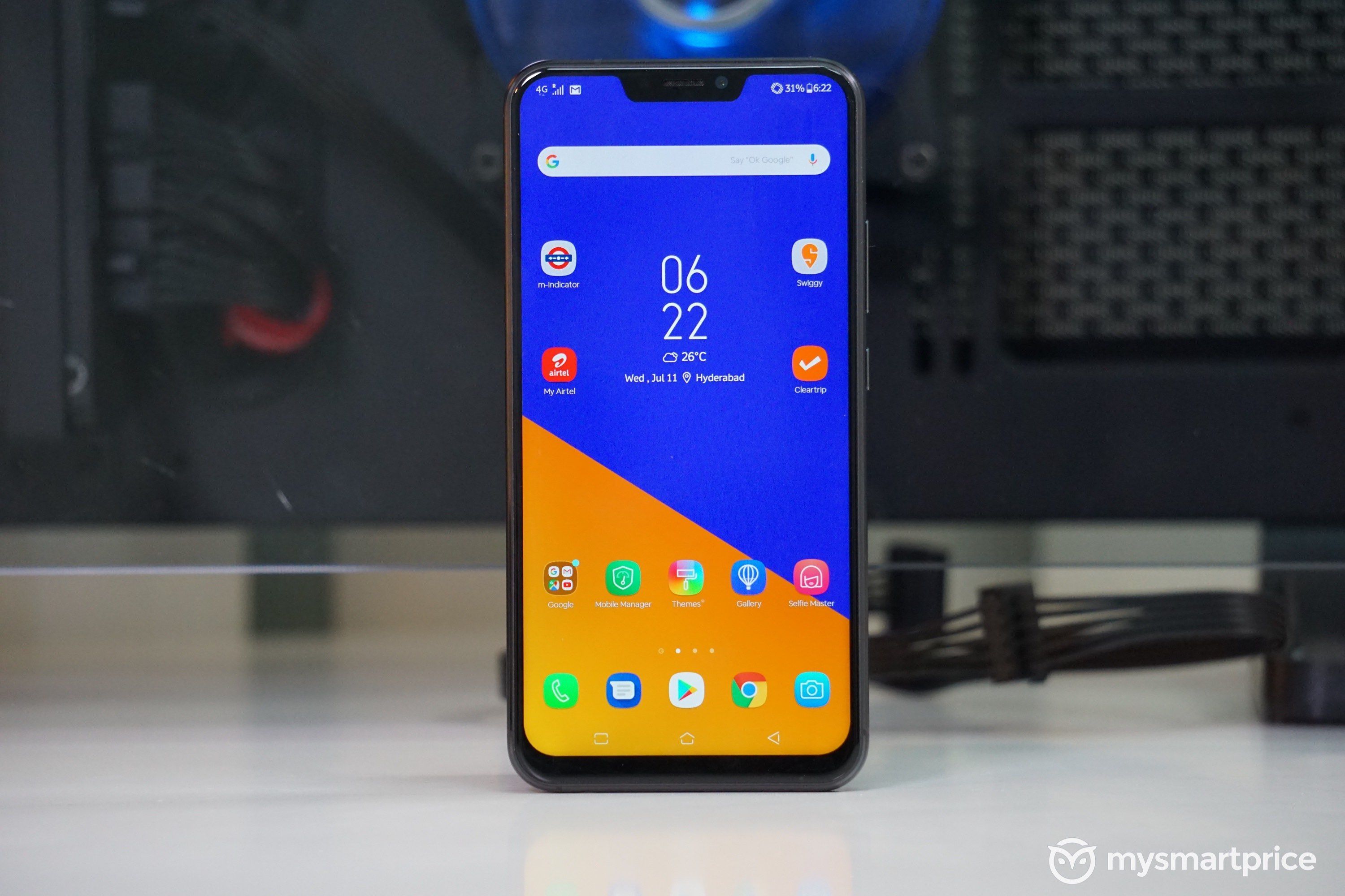 ASUS Zenfone 5Z: Let's talk about the Display and the Build Quality - MySmartPrice ASUS Zenfone 5Z: Let's talk about the Display and the Build Quality - MySmartPrice