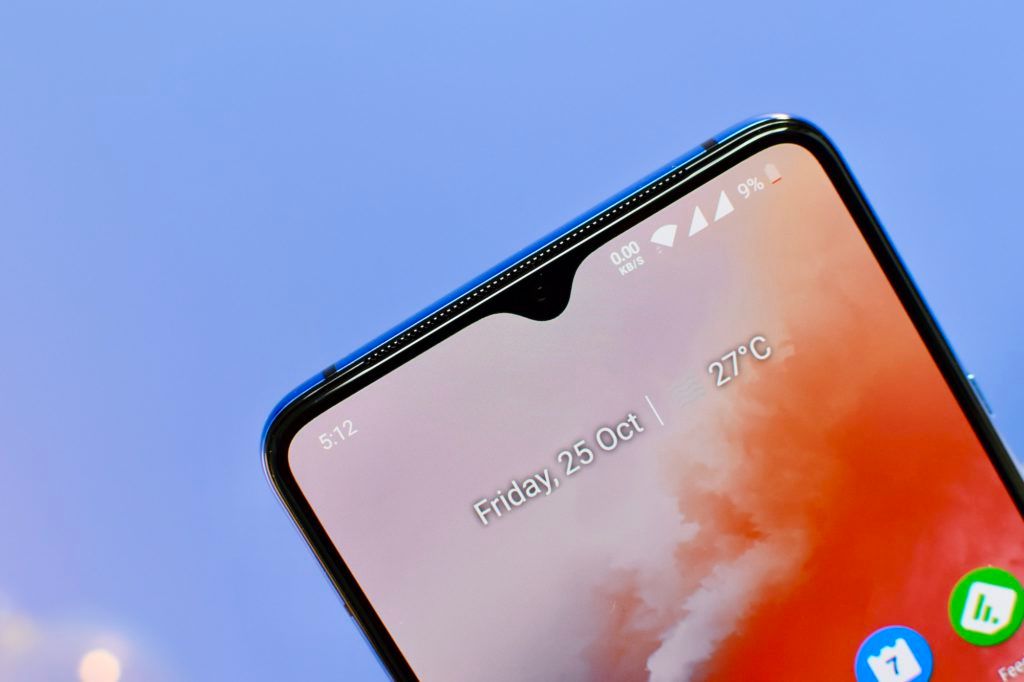 OnePlus 7T Notch For Selfie Camera