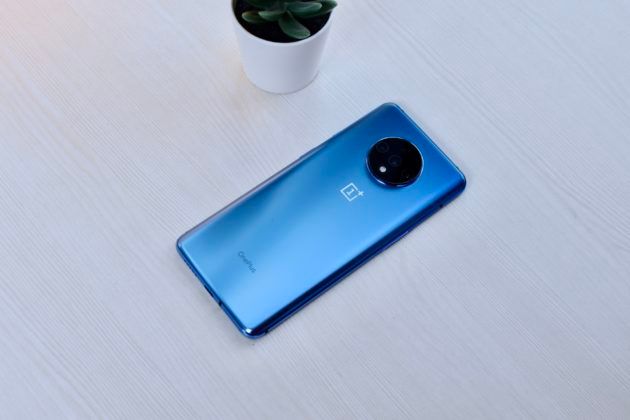 OnePlus 7T Rear Design Glacier Blue Frosted Glass