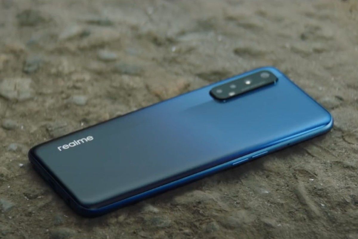 Alleged Realme 7 Pro Spotted in Official YouTube Video, Tipped to Feature  60Hz AMOLED Display - 