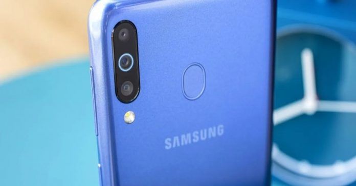 Samsung triple selfie camera