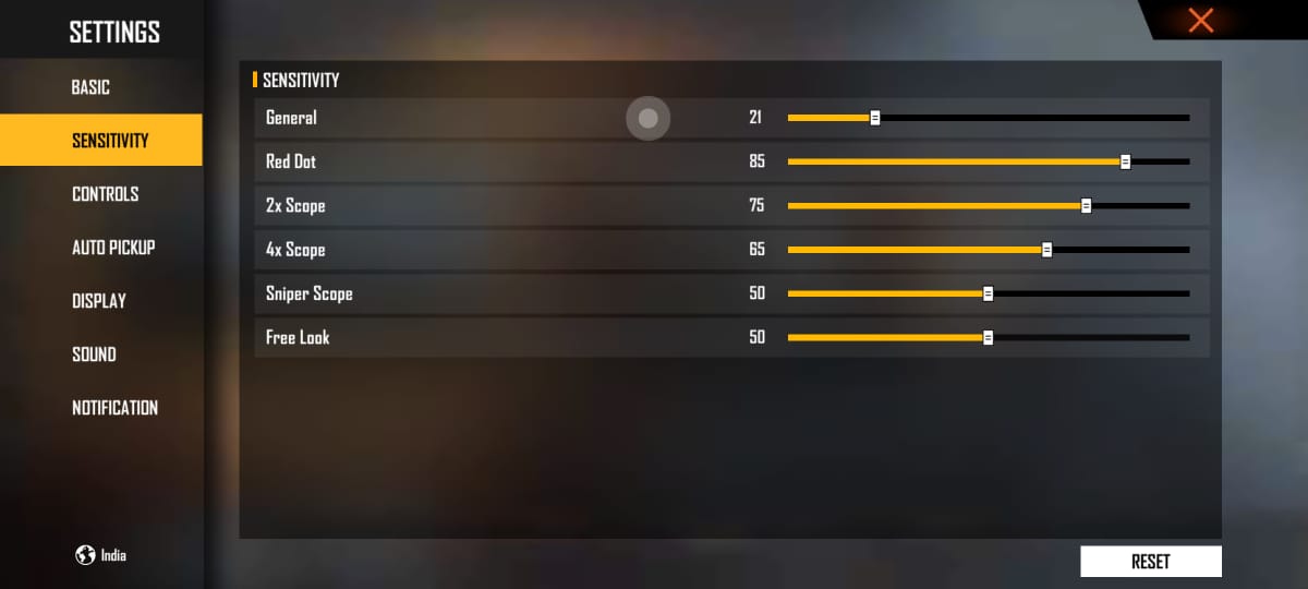 What is the No 1 headshot sensitivity in Free Fire?