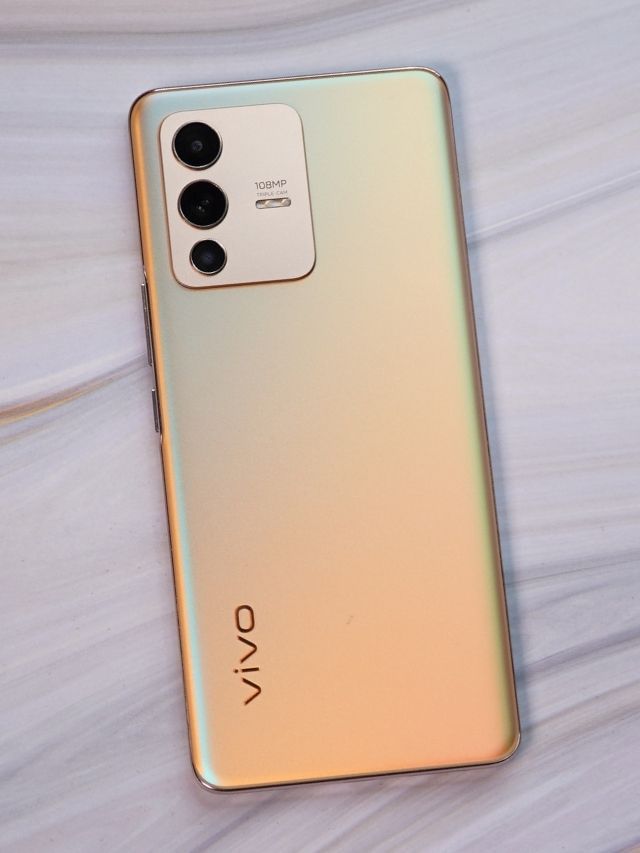 Vivo V23 Pro Review: 7 Things to Know
