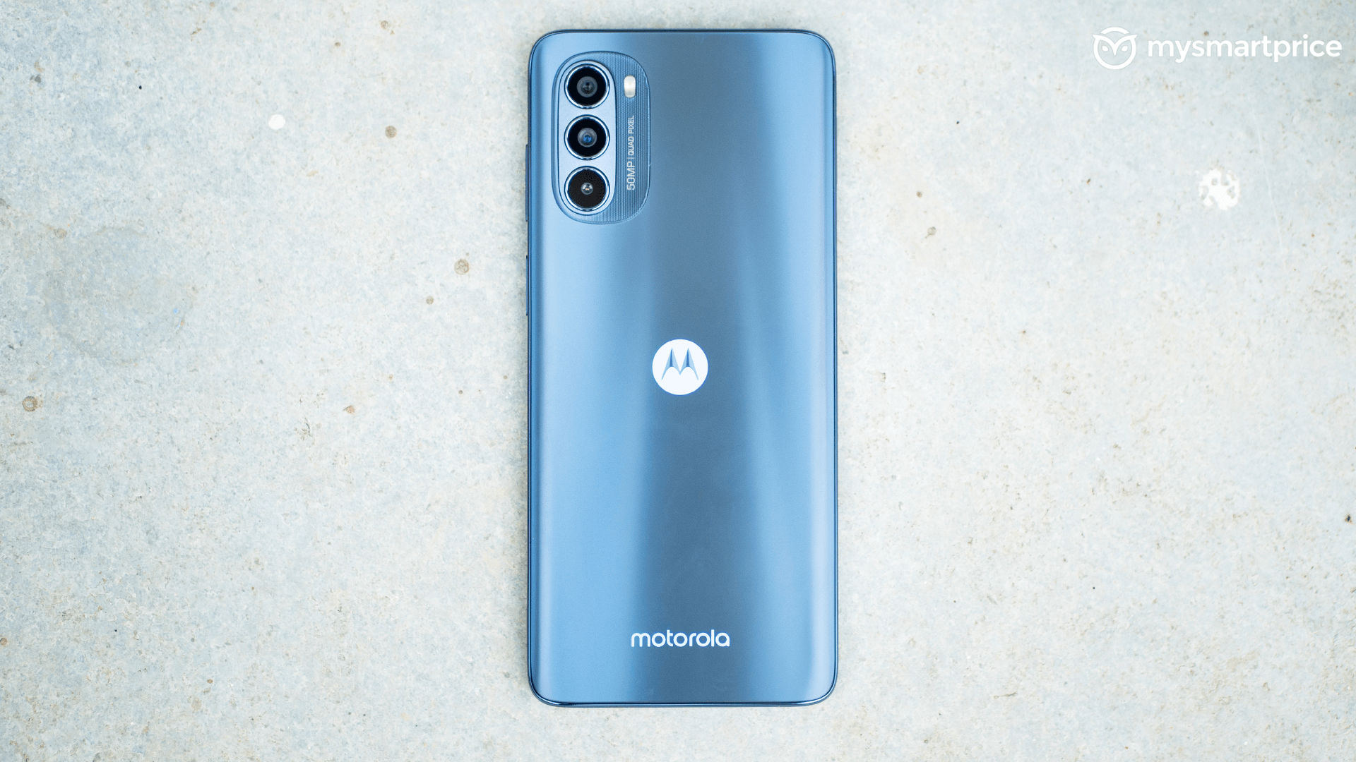 Moto G62 5G Review: The Awkward Middle Child - MySmartPrice