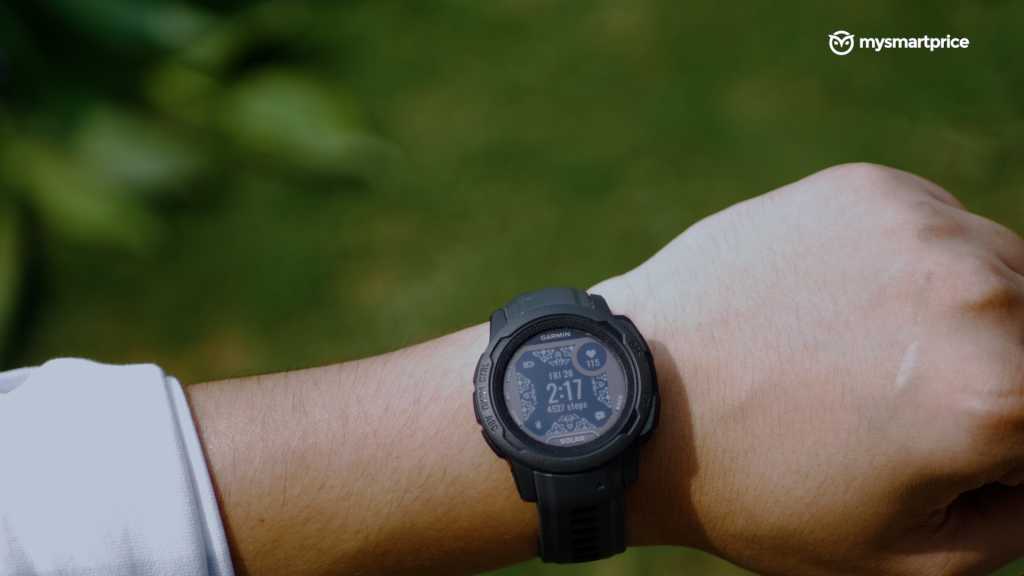 Garmin Instinct 2S Solar Review: Half the Size at Same Price - MySmartPrice