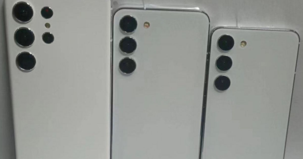 305733